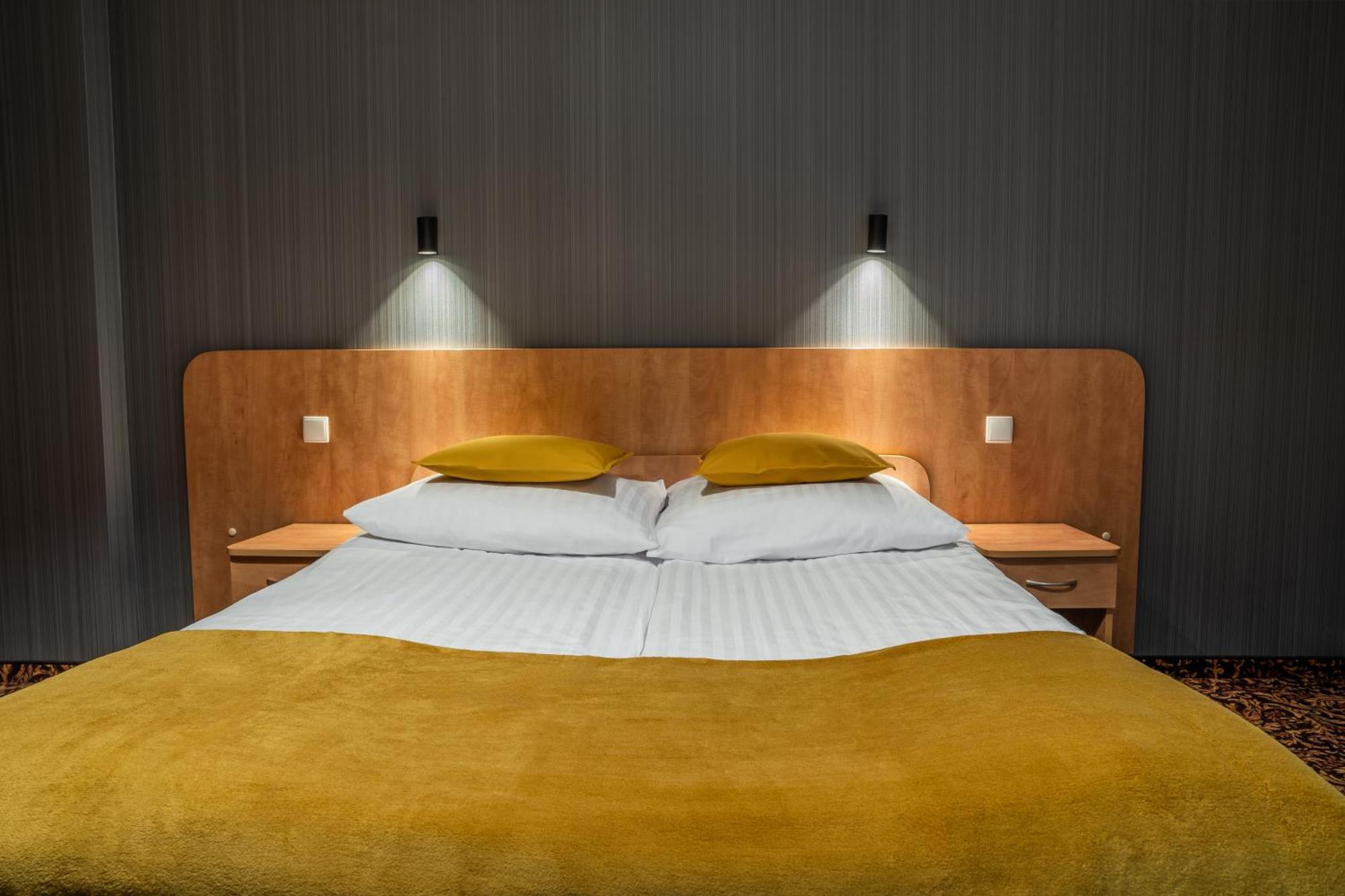 Hotel Kuznia Napoleonska Teresin ภายนอก รูปภาพ