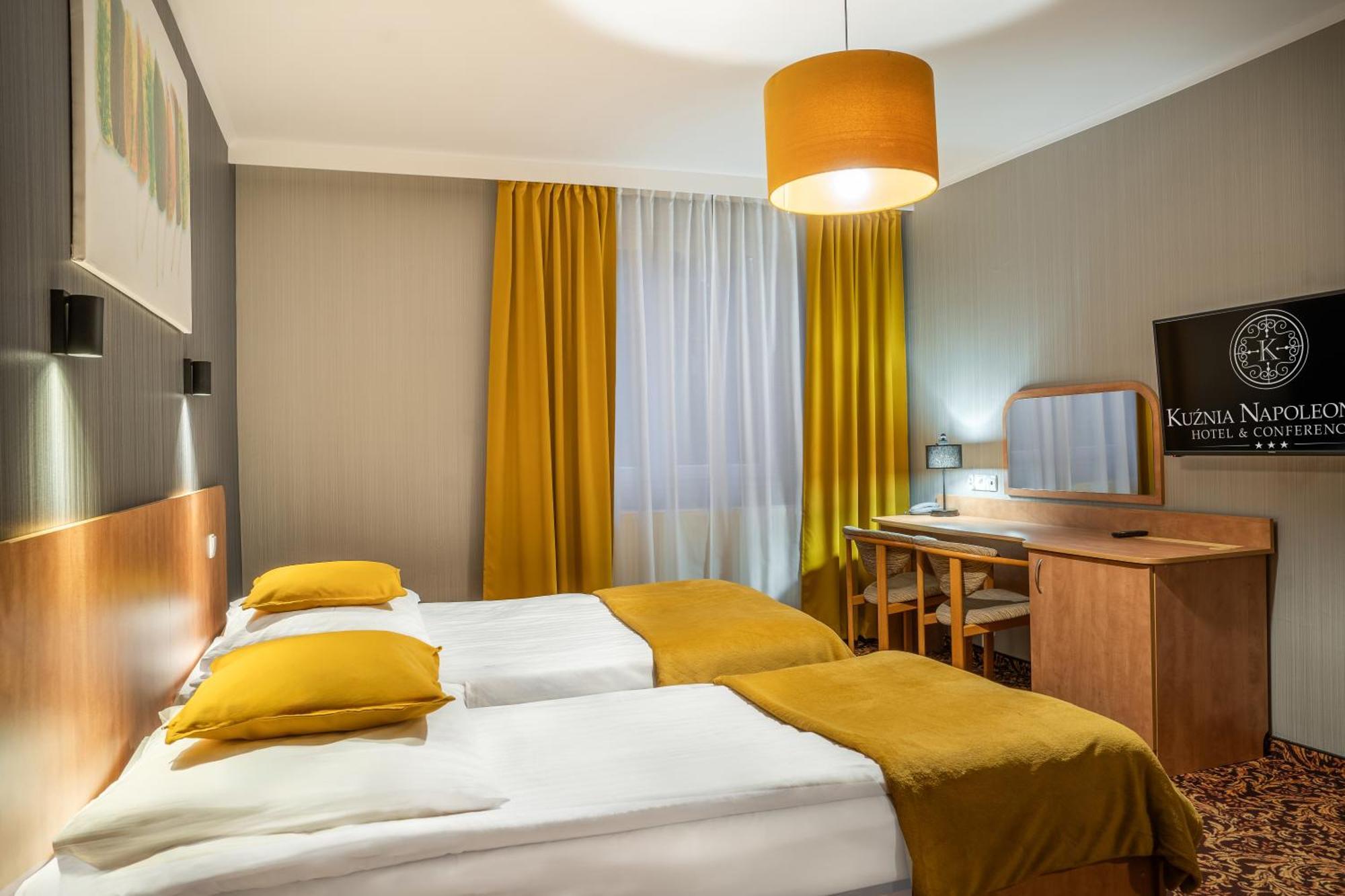 Hotel Kuznia Napoleonska Teresin ภายนอก รูปภาพ
